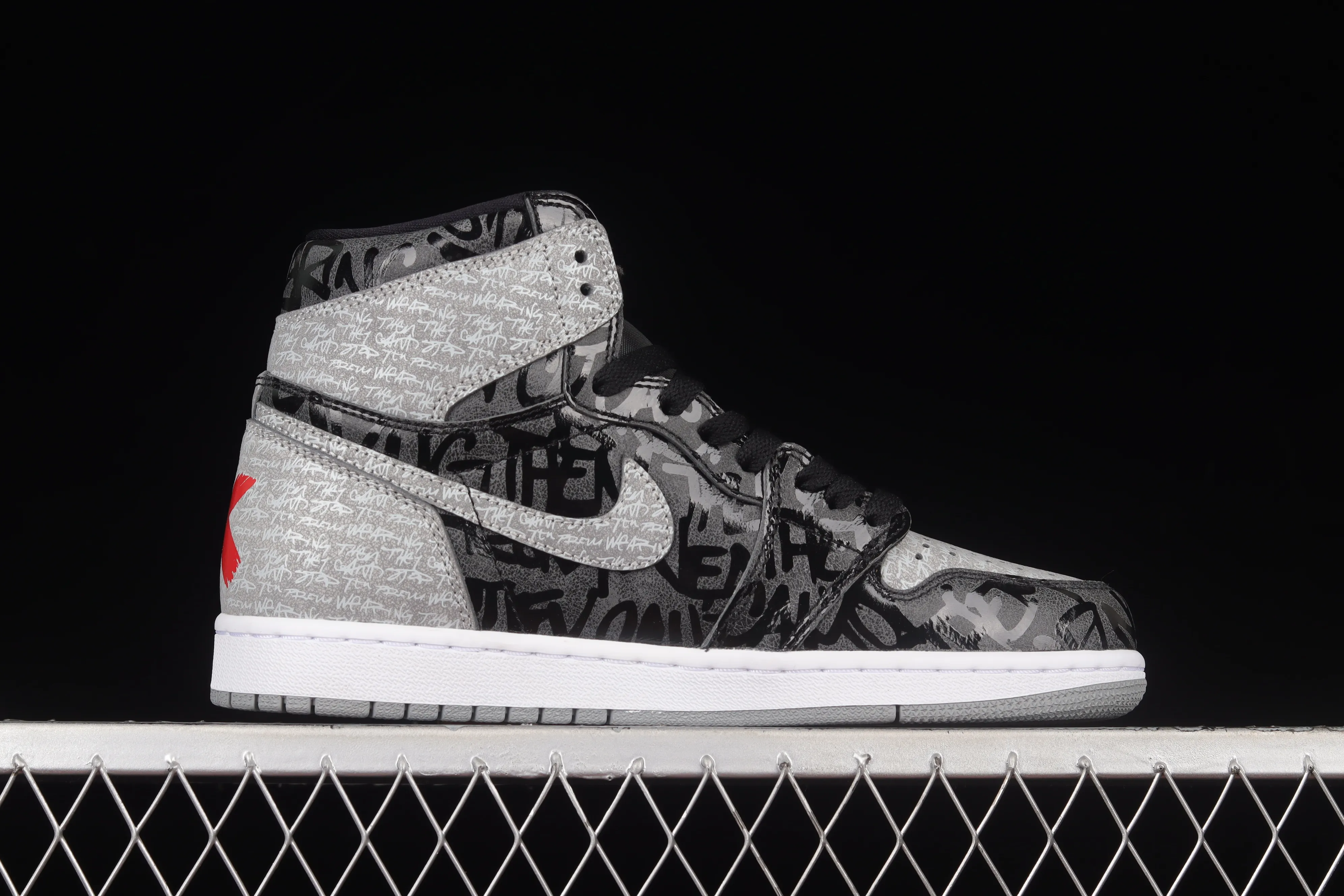 All categories Air Jordan Jordan series basketball shoes Air Jordan 1 High Pure original version Air Jordan 1 High OG "Rebellionaire" AJ1 Joe 1 black and gray banned "Rebelionaire" high-top basketball shoes 555088-036